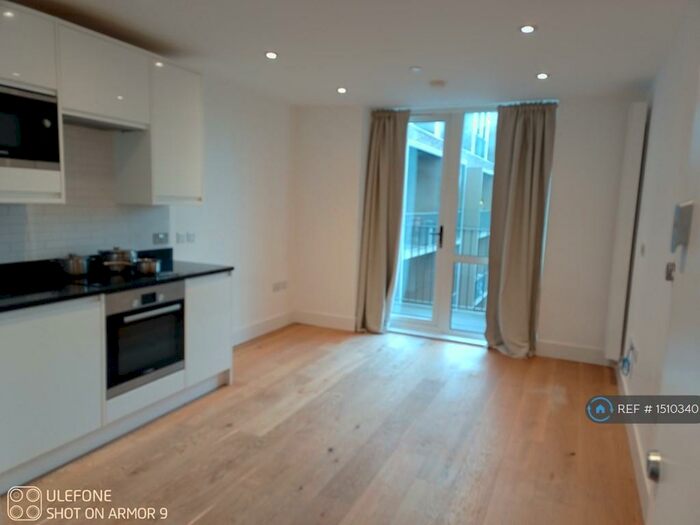 1 Bedroom Flat To Rent In Central Cross Apartments, Croydon, CR0