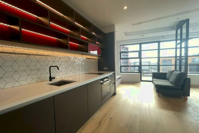 Apartment To Rent In Defoe House, E14