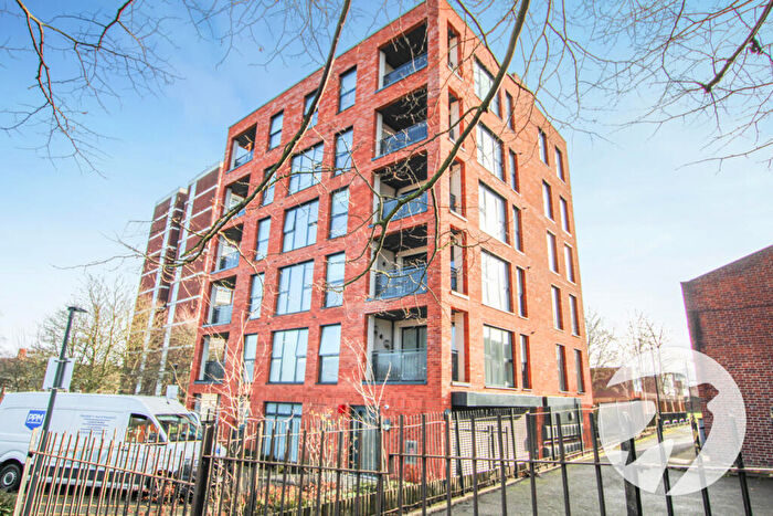 2 Bedroom Flat For Sale In Grove Park Road, London, SE9