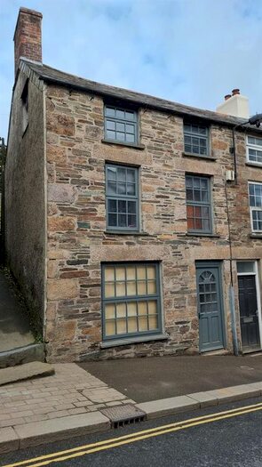 3 Bedroom End Of Terrace House To Rent In Fore Street, Camelford PL32