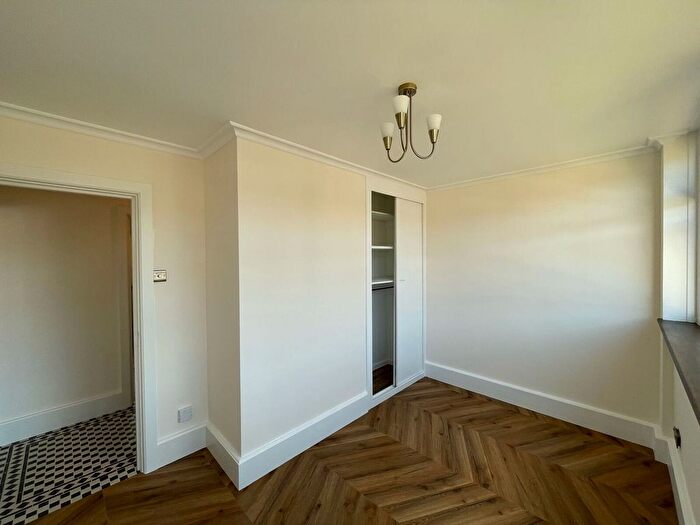 2 Bedroom Flat To Rent In Marlborough Road, Chingford, London, E4