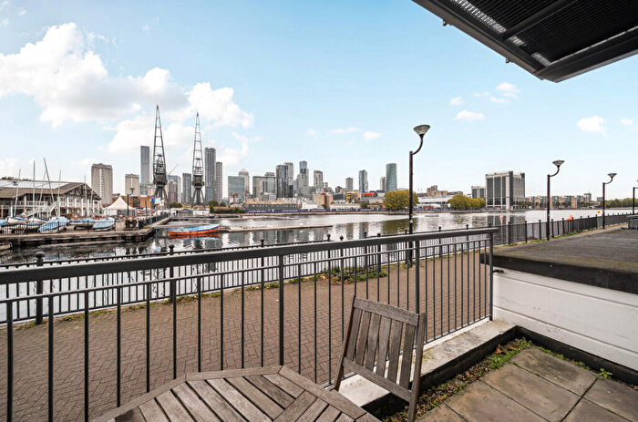 2 Bedroom Apartment For Sale In Dockers Tanner Road, London, E14