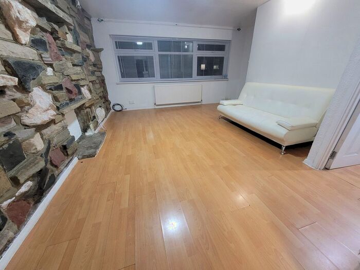 3 Bedroom Flat To Rent In Valentine Road, Harrow, HA2