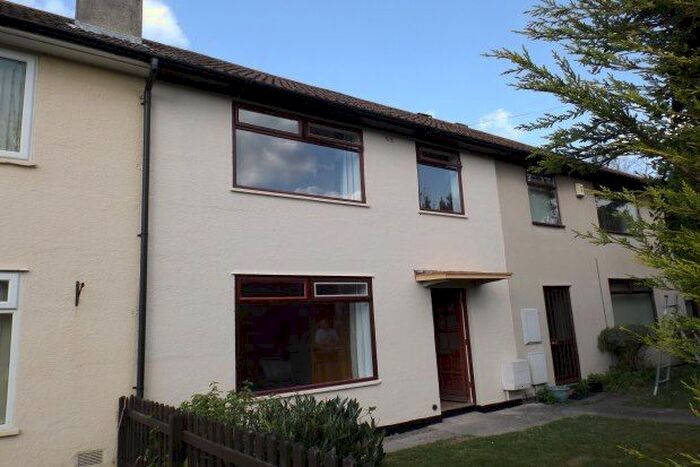 3 Bedroom Property To Rent In St. Thomas's Square, Cambridge, CB1