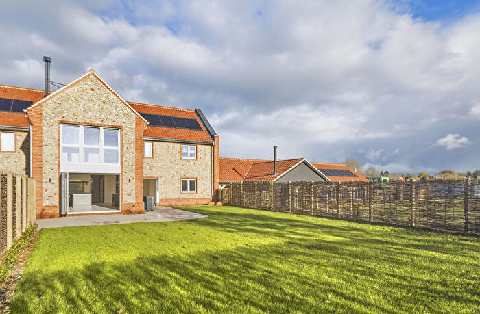 4 Bedroom Barn Conversion For Sale In The Street, Baconsthorpe, Norfolk, NR25