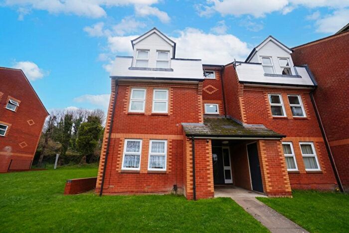 1 Bedroom Flat For Sale In West Wycombe Road, High Wycombe, HP12