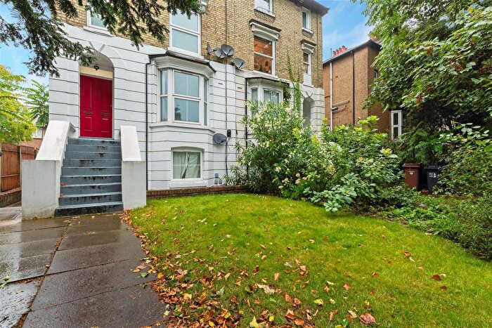 1 Bedroom Flat For Sale In Kingston Road, London, SW19