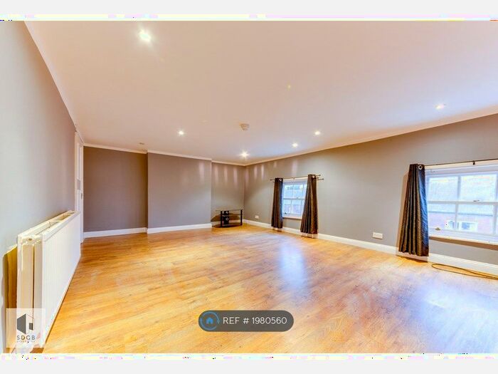 2 Bedroom Flat To Rent In Moorgate, Retford, DN22