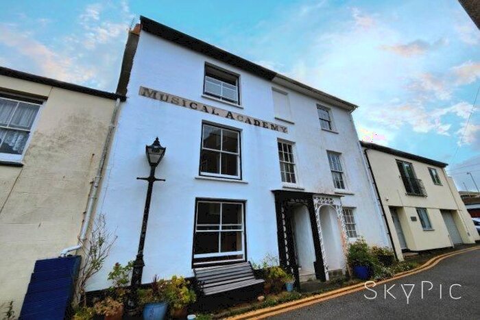 4 Bedroom Town House To Rent In Park Corner, Penzance, TR18