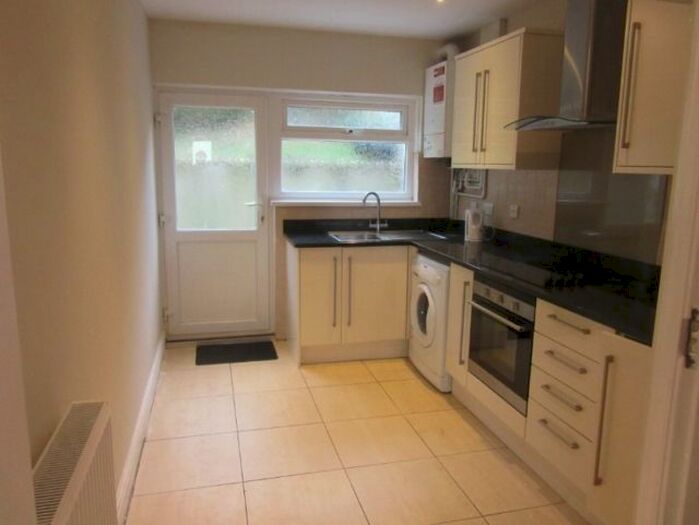 3 Bedroom Property To Rent In Pantycelyn Road, Townhill, Swansea. Na., SA1