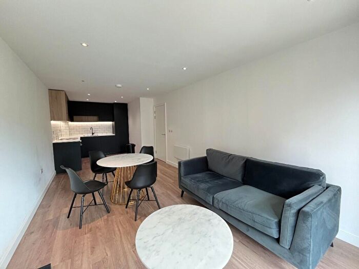 2 Bedroom Flat To Rent In Beaufort Square, London, , [Ref: Bp], NW9