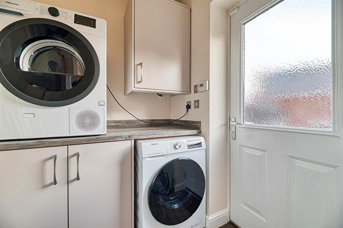 4 Bedroom Detached House For Sale In Lutterworth Avenue, Runcorn, WA7