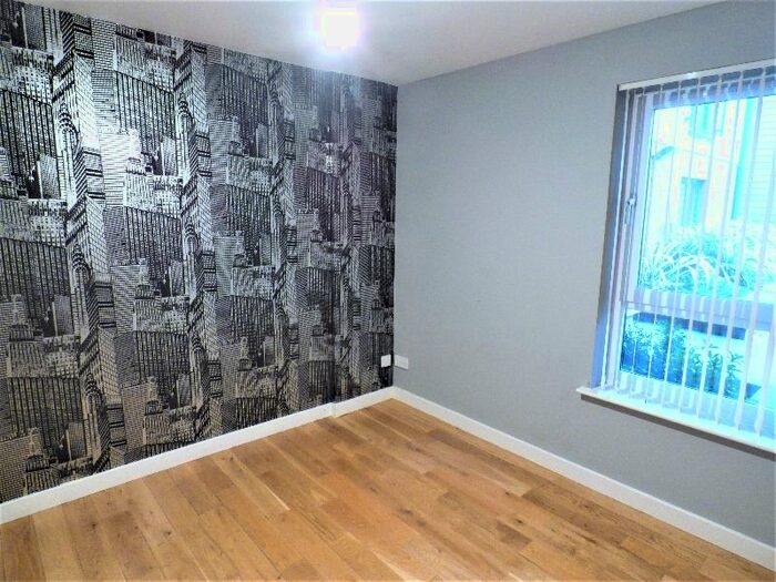 1 Bedroom Flat To Rent In Salamander Court, Leith, Edinburgh, EH6