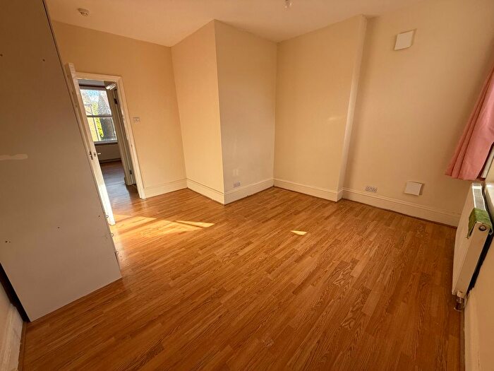 1 Bedroom Flat To Rent In Venner Road, London, SE26