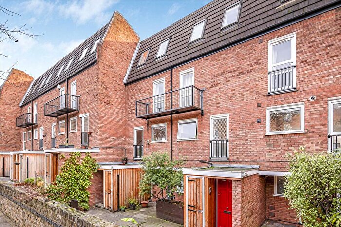 3 Bedroom Terraced House To Rent In St. Andrews Square, London, W11