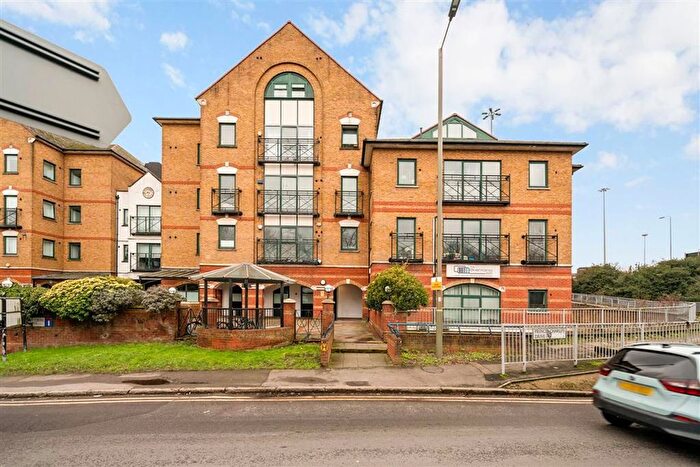Studio To Rent In Brent Cross Gardens, Brent Cross, NW4