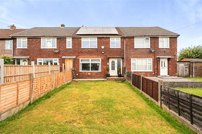 3 Bedroom Terraced House For Sale In Edensor Avenue, Buxton, Derbyshire, SK17