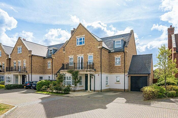 6 Bedroom Detached House For Sale In Roper Crescent, Sunbury-On-Thames, TW16