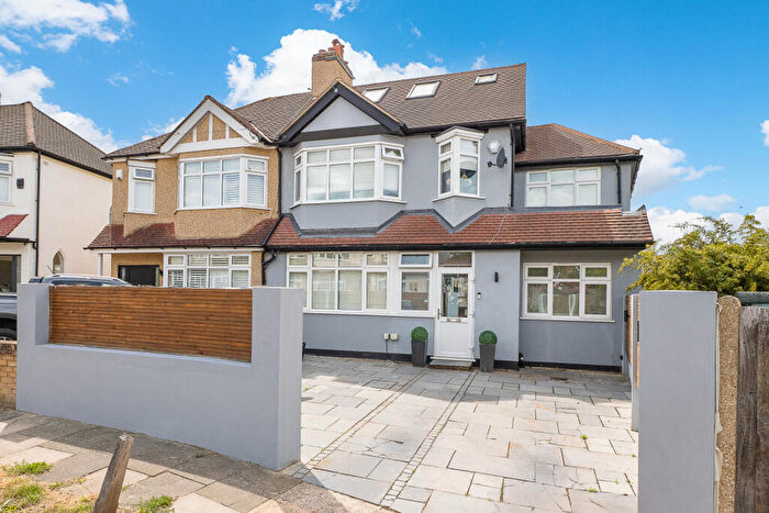 4 Bedroom Semi-Detached House For Sale In Carlingford Road, Morden, SM4