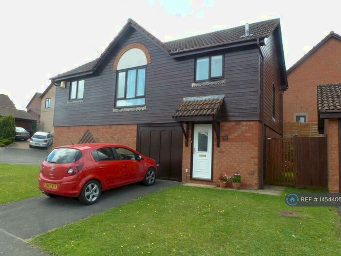 2 Bedroom Semi-Detached House To Rent In Avondown Road, Durrington, Salisbury, SP4