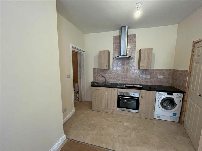 1 Bedroom Flat To Rent In Radford Road, Nottingham, NG7