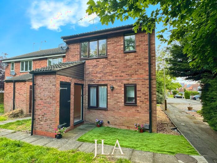 1 Bedroom Flat To Rent In Warren Drive, Leicester, LE4
