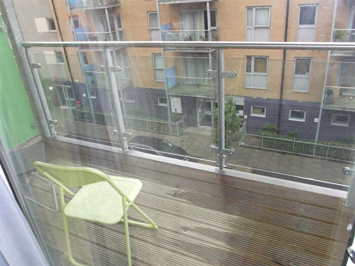 1 Bedroom Flat To Rent In Saunders Apartments, Bow, E3