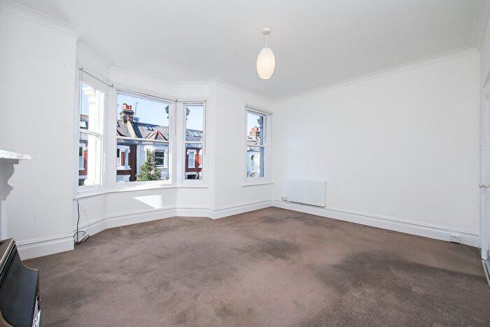 1 Bedroom Flat To Rent In Dault Road, Wandsworth, SW18
