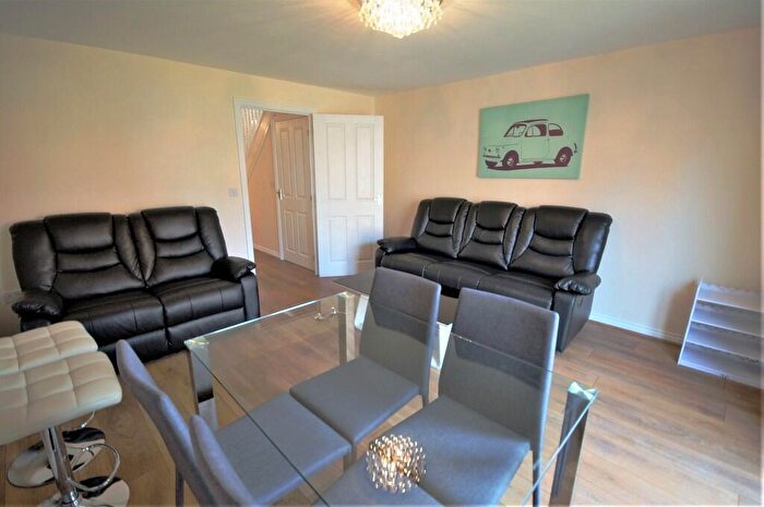 3 Bedroom End Of Terrace House To Rent In Anglian Way, Coventry, CV3