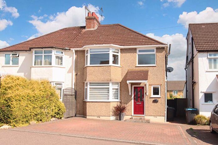 3 Bedroom Semi-Detached House For Sale In Deaconsfield Road, Hemel Hempstead, HP3