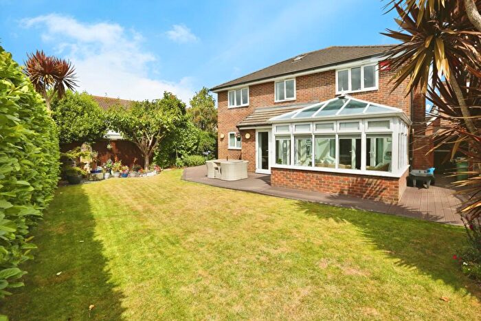 4 Bedroom Detached House For Sale In Warsash Road, Titchfield Common, Hampshire, PO14