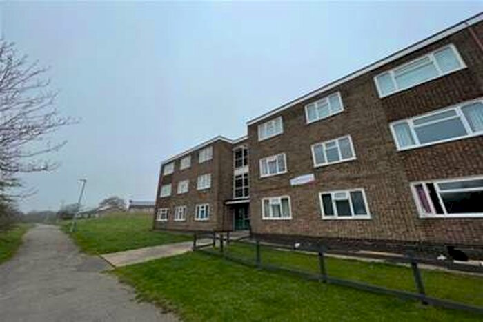 2 Bedroom Flat To Rent In Tideswell Court, Chesterfield, S40