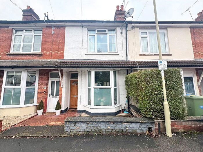 2 Bedroom Detached House For Sale In Elm Grove Road, Farnborough, GU14