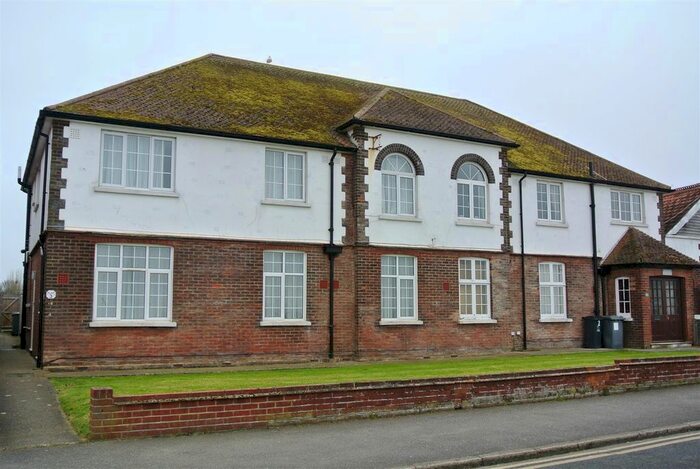 2 Bedroom Flat To Rent In Marine Parade, Tankerton, Whitstable, CT5