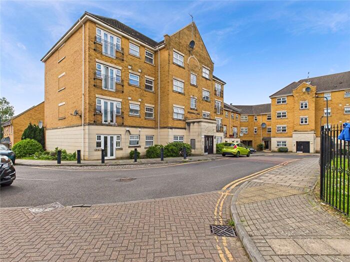 2 Bedroom Flat To Rent In Scott Road, Edgware, Middlesex, HA8