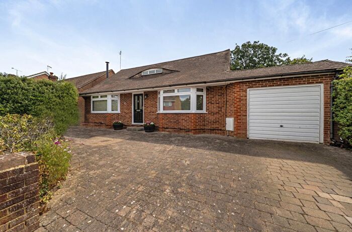 3 Bedroom Detached House For Sale In Briarwood Road, Woking, Surrey, GU21