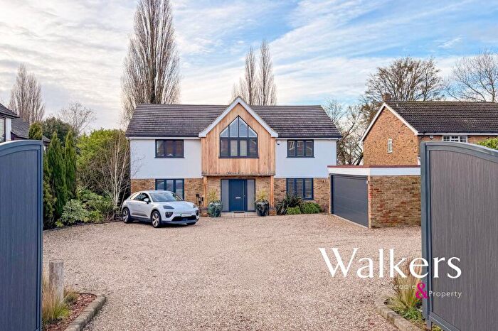 5 Bedroom Detached House For Sale In Mountnessing Road, Billericay, CM12