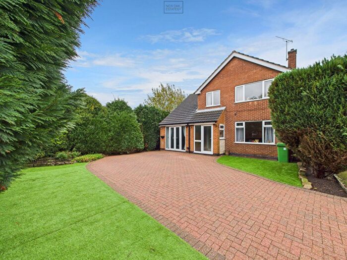 4 Bedroom Detached House For Sale In Howard Drive, North Wingfield, S42