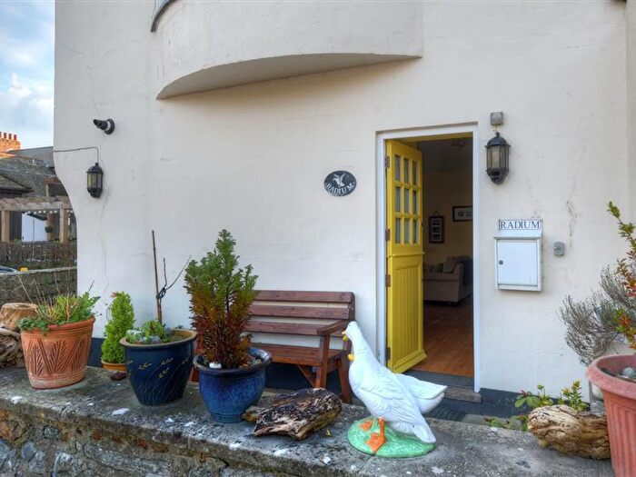 1 Bedroom Flat To Rent In Broad Street, Lyme Regis, Dorset, DT7