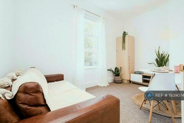 1 Bedroom Flat To Rent In Mansfield Road, Ilford, IG1