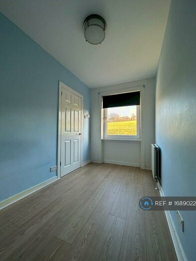 3 Bedroom Flat To Rent In Croftpark Avenue, Glasgow, G44