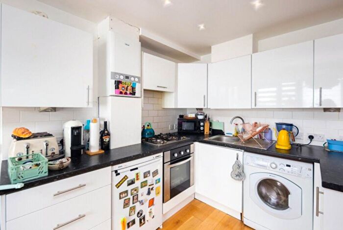 2 Bedroom Flat For Sale In Deptford High Street, London, SE8
