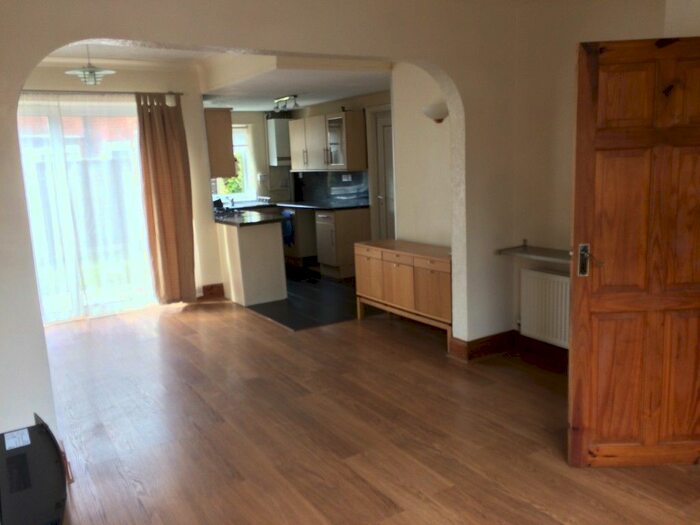 3 Bedroom Semi-Detached House To Rent In Hawkhurst Road, Penwortham, Preston, PR1