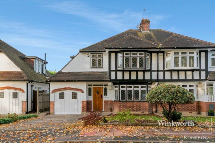 4 Bedroom Semi-Detached House To Rent In The Mead, Beckenham, Kent, BR3