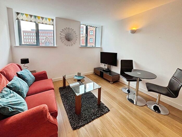 1 Bedroom Flat To Rent In Hunslet Road, Leeds, West Yorkshire, LS10