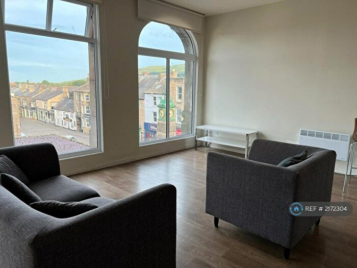 2 Bedroom Flat To Rent In Kirkgate, Otley, LS21