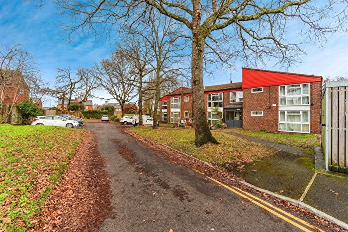 Studio For Sale In Calmore Drive, Calmore, Southampton, SO40