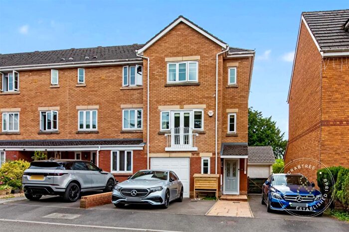 4 Bedroom Town House For Sale In Reardon Smith Court, Fairwater, Cardiff, CF5