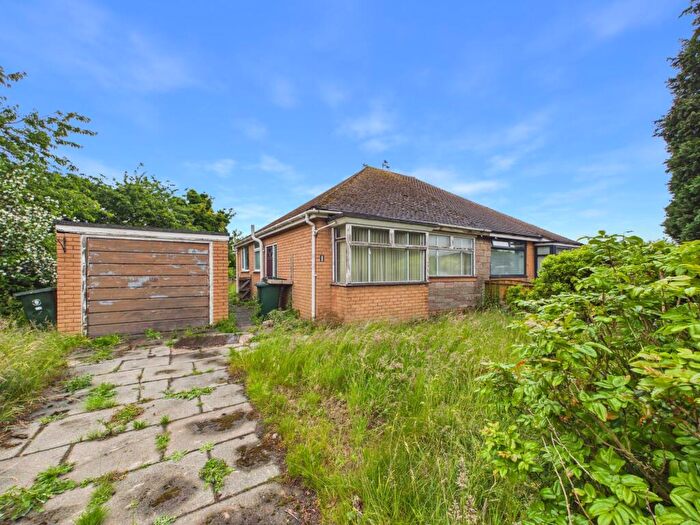 2 Bedroom Semi-Detached Bungalow For Sale In Albert Road, Rufford, L40