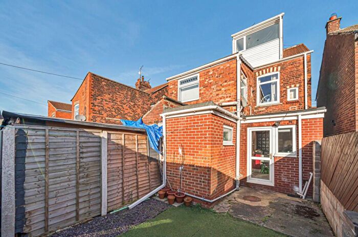 2 Bedroom End Of Terrace House For Sale In Aberdeen Street, Hull, HU9